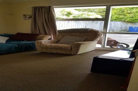 Photo of property in 77 Lake Road, Northcote, Auckland, 0627