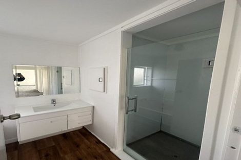 Photo of property in 13 Hellyers Street, Birkdale, Auckland, 0626