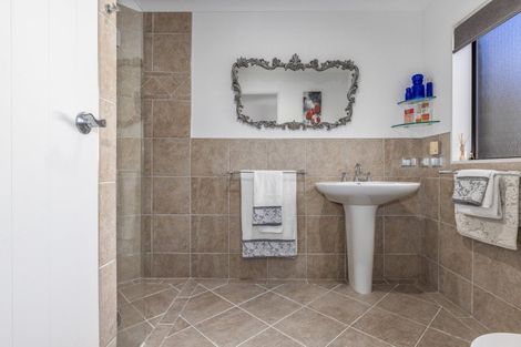 Photo of property in 60 Easton Way, Levin, 5510