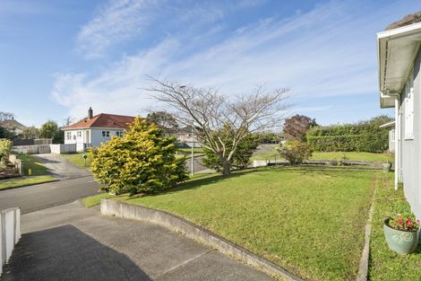 Photo of property in 18 Moheke Avenue, Roslyn, Palmerston North, 4414