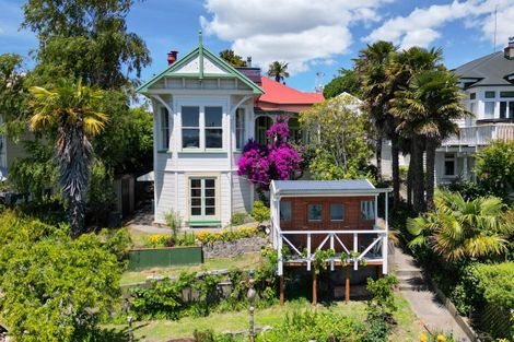 Photo of property in 7 Lincoln Road, Bluff Hill, Napier, 4110