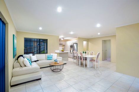 Photo of property in 15 Dovey Place, Massey, Auckland, 0614