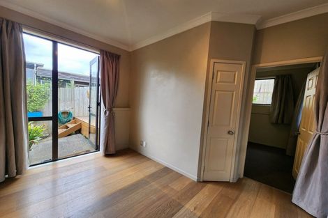 Photo of property in 63 Medallion Drive, Oteha, Auckland, 0632