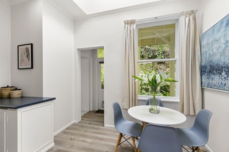 Photo of property in 12 Governor Road, Northland, Wellington, 6012