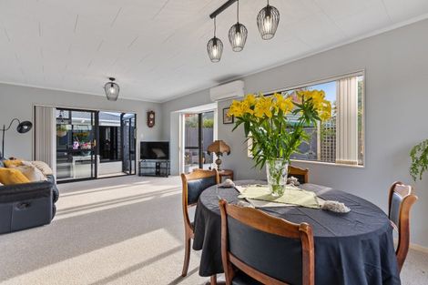 Photo of property in 1 Mangorei Road, Merrilands, New Plymouth, 4312