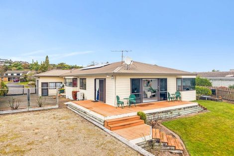 Photo of property in 10 Gemini Place, Kawaha Point, Rotorua, 3010