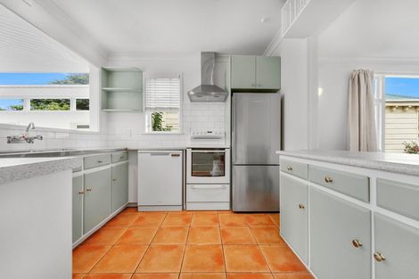 Photo of property in 29 Queens Parade, Devonport, Auckland, 0624