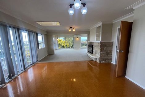Photo of property in 15 Ellesmere Crescent, Pakuranga Heights, Auckland, 2010