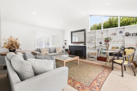 Photo of property in 17 Brookvale Road, Havelock North, 4130