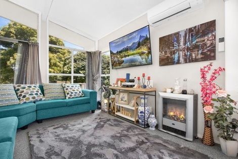 Photo of property in 5 Sunlands Drive, Manurewa, Auckland, 2102