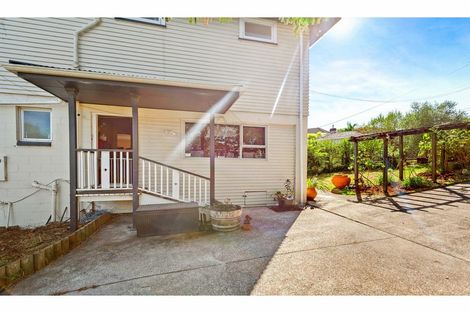 Photo of property in 7 Celsmere Lane, Te Atatu Peninsula, Auckland, 0610