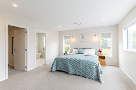 Photo of property in 16 Prestbury Grove, Churton Park, Wellington, 6037