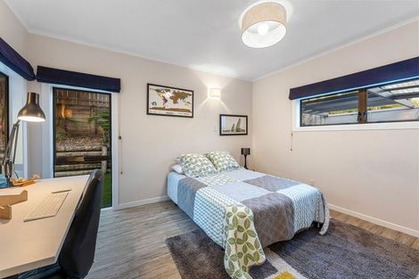 Photo of property in 22 Morrow Avenue, Bucklands Beach, Auckland, 2012