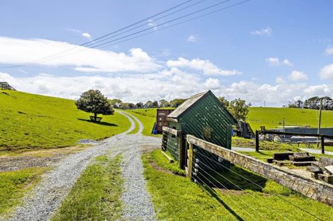 Photo of property in 141 Karioitahi Road, Waiuku, 2683