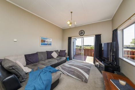 Photo of property in 16 King Street, Halcombe, Feilding, 4779