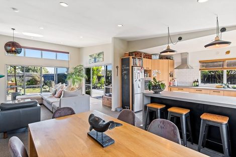 Photo of property in 30 Pharazyn Avenue, Waikanae Beach, Waikanae, 5036