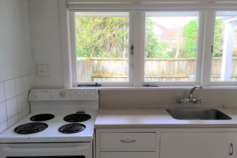 Photo of property in 1/10a Fenwick Avenue, Milford, Auckland, 0620