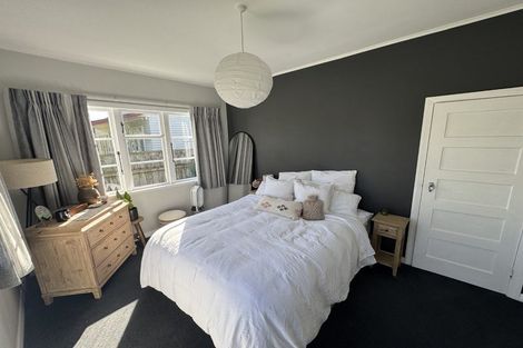 Photo of property in 10 Purser Grove, Fairfield, Lower Hutt, 5011