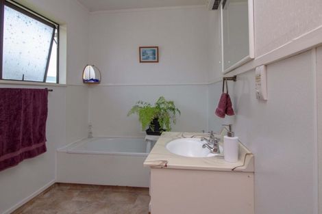 Photo of property in 1 Lewis Street, Waihou, Te Aroha, 3393