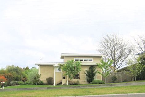 Photo of property in 2/35 Kotare Street, Hilltop, Taupo, 3330