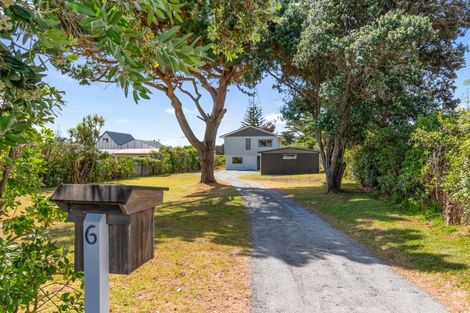 Photo of property in 6 Toi Street, Otaki Beach, Otaki, 5512