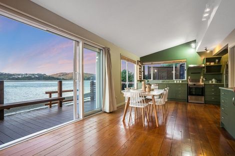 Photo of property in 14a Trevor Terrace, Paremata, Porirua, 5024