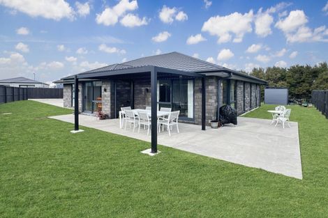 Photo of property in 3 Omahuru Road, Glenbrook, 2681