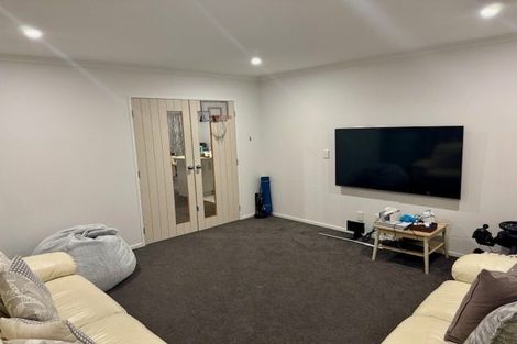 Photo of property in 8 Antigua Way, Grenada Village, Wellington, 6037