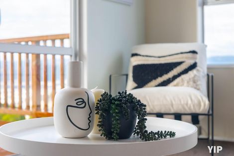 Photo of property in 21 Sunhaven Drive, Newlands, Wellington, 6037