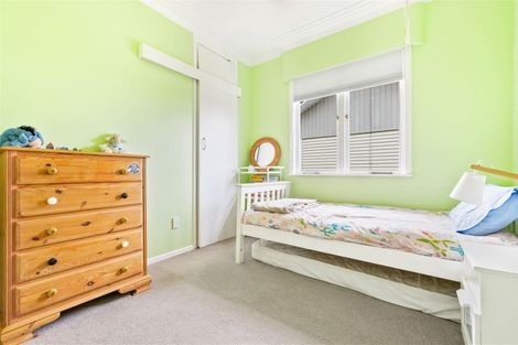 Photo of property in 10 Murray Road, Te Atatu Peninsula, Auckland, 0610