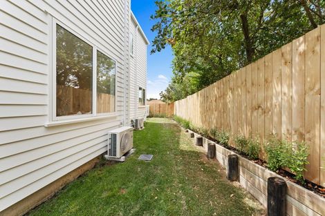 Photo of property in 4c Towra Place, Botany Downs, Auckland, 2010