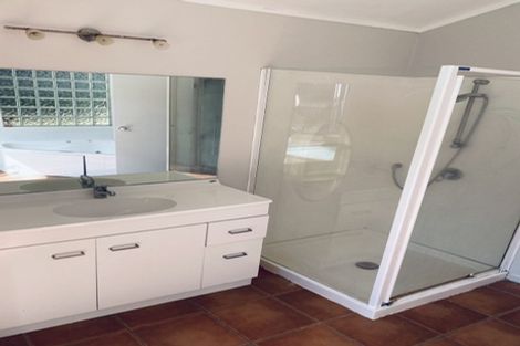 Photo of property in 23 Gibbs Crescent, Red Hill, Papakura, 2110