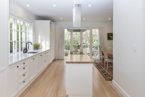 Photo of property in 2 Royds Street, Fendalton, Christchurch, 8014