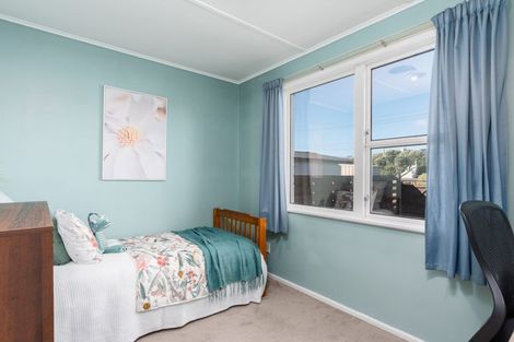 Photo of property in 33 Lynda Avenue, Paparangi, Wellington, 6037