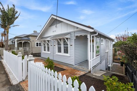 Photo of property in 94 Calliope Road, Stanley Point, Auckland, 0624