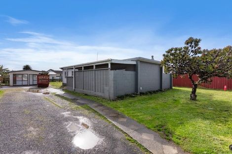 Photo of property in 32 Idlewild Avenue, Mangere, Auckland, 2022
