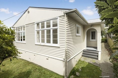 Photo of property in 11 Norfolk Street, Northland, Wellington, 6012