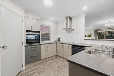 Photo of property in 8 Utopia Park Heights, Welcome Bay, Tauranga, 3112