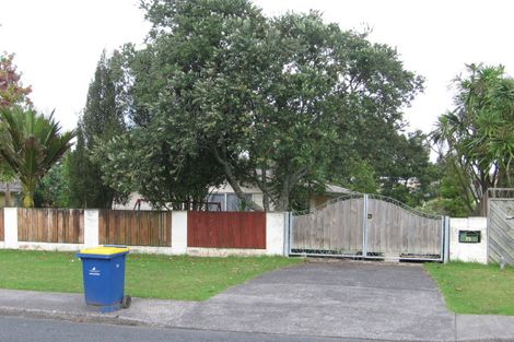 Photo of property in 75 Kemp Road, Massey, Auckland, 0614