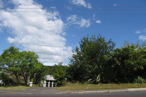 Photo of property in 17 Sycamore Drive, Sunnynook, Auckland, 0620