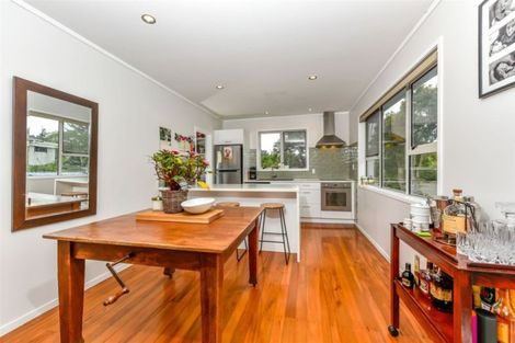 Photo of property in 18 Grassmere Road, Henderson Valley, Auckland, 0612