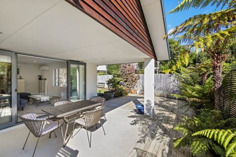 Photo of property in 5 Whitby Close, Waikawa, Picton, 7220