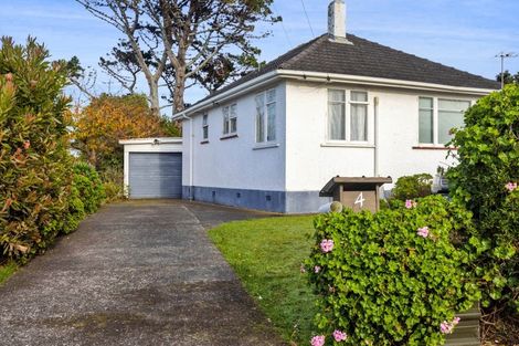 Photo of property in 4 Buchanan Place, Hawera, 4610