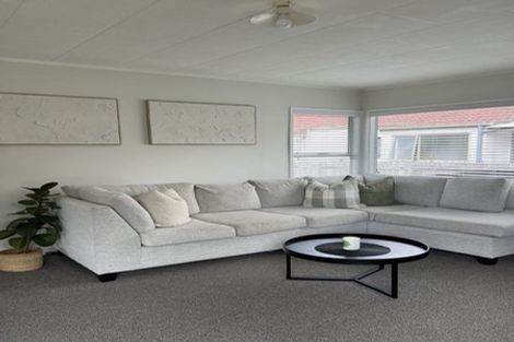 Photo of property in 95 Santiago Crescent, Unsworth Heights, Auckland, 0632