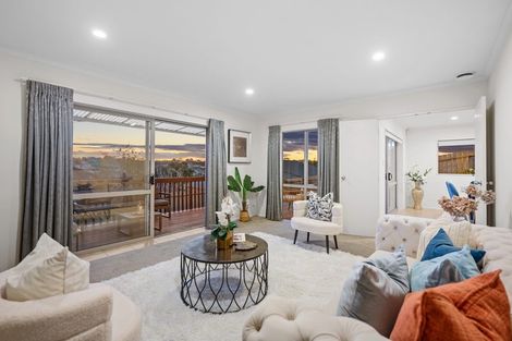 Photo of property in 45 Nimstedt Avenue, Oteha, Auckland, 0632