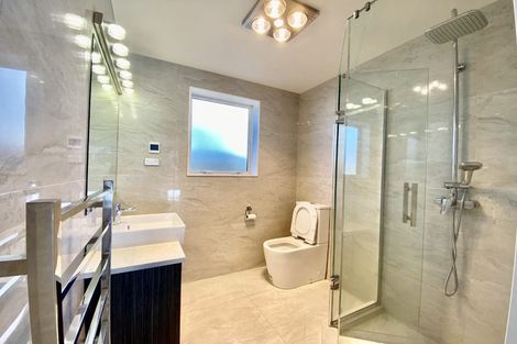 Photo of property in 70 Donegal Park Drive, Flat Bush, Auckland, 2019