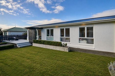Photo of property in 3 Surrey Street, Tawa, Wellington, 5028
