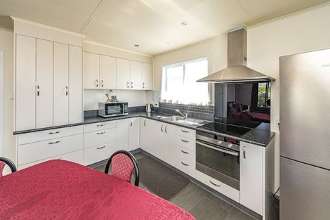 Photo of property in 21 Omori Place, Castlecliff, Whanganui, 4501