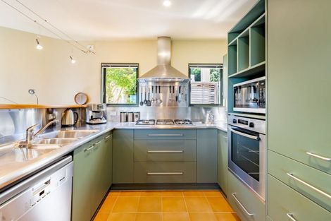 Photo of property in 36a Molyneux Close, Whitby, Porirua, 5024