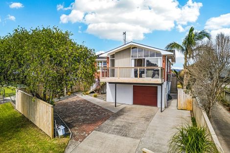 Photo of property in 99 Sunnyside Road, Sunnyvale, Auckland, 0612
